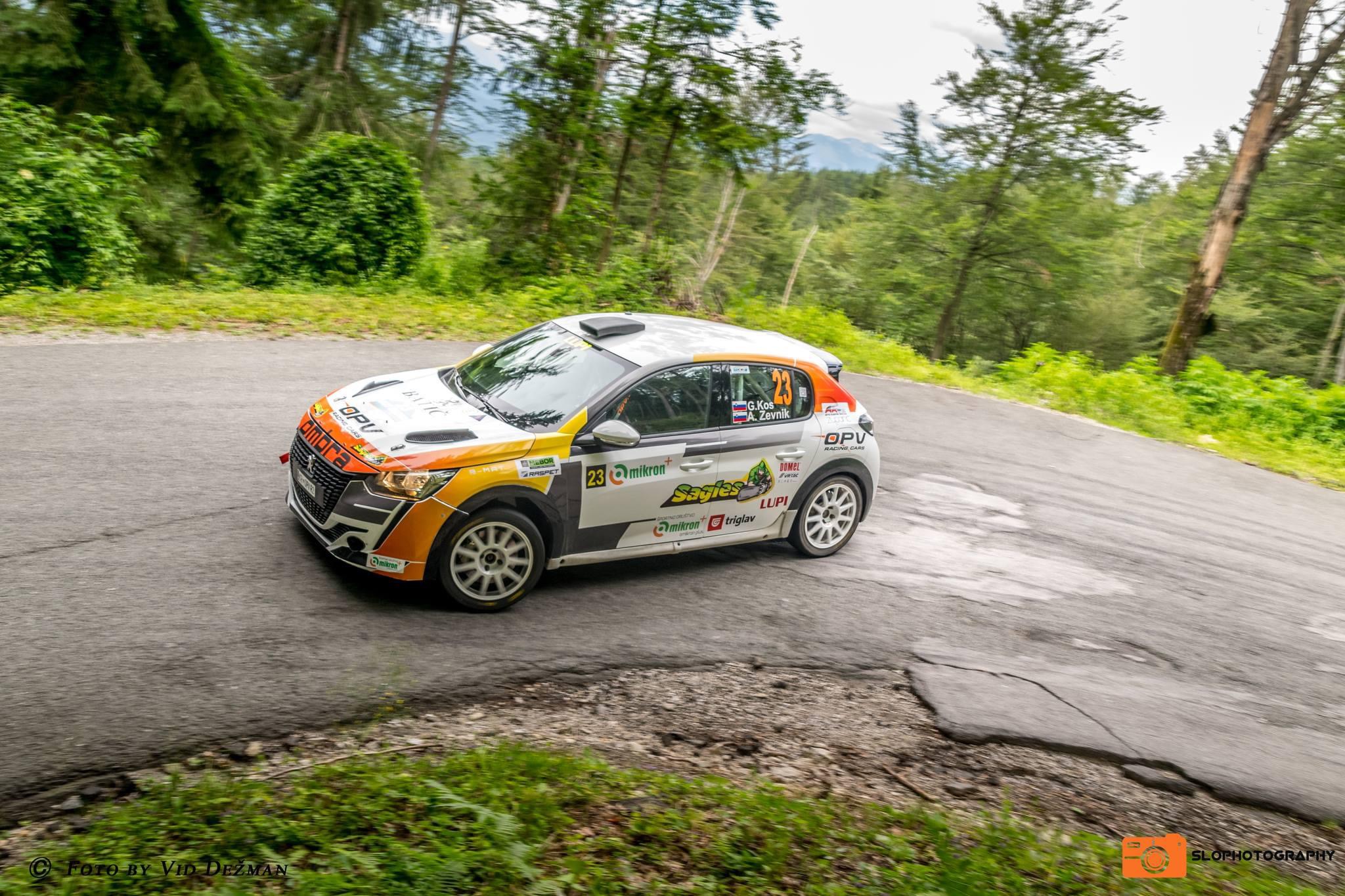 Rally Železniki 2025 – ekipa na hitrostni preizkušnji v Železnikih